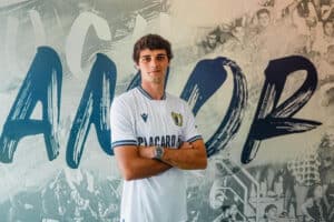 Samuel Lobato renova com FC Famalicão até 2026