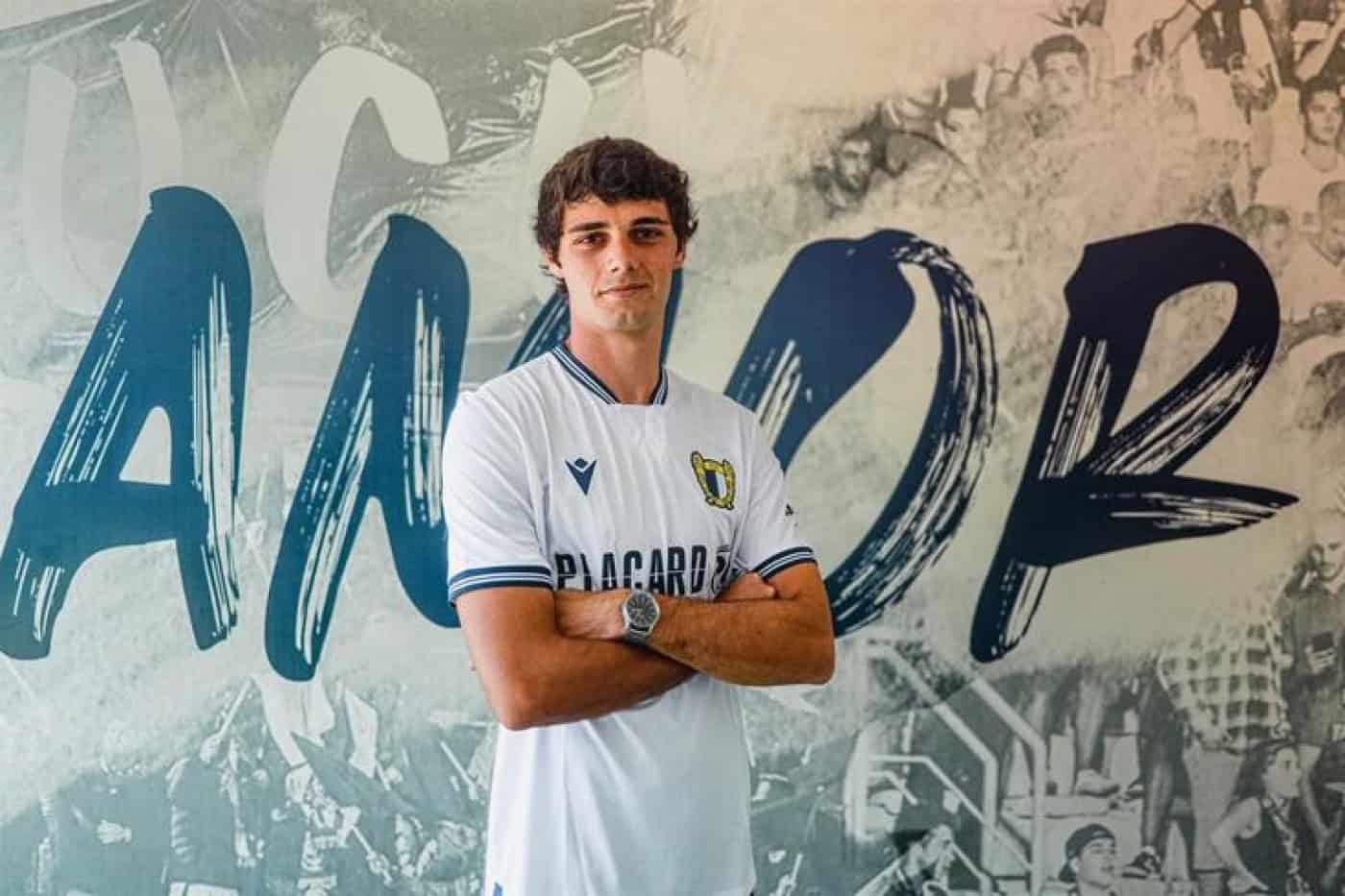 Samuel Lobato renova com FC Famalicão até 2026