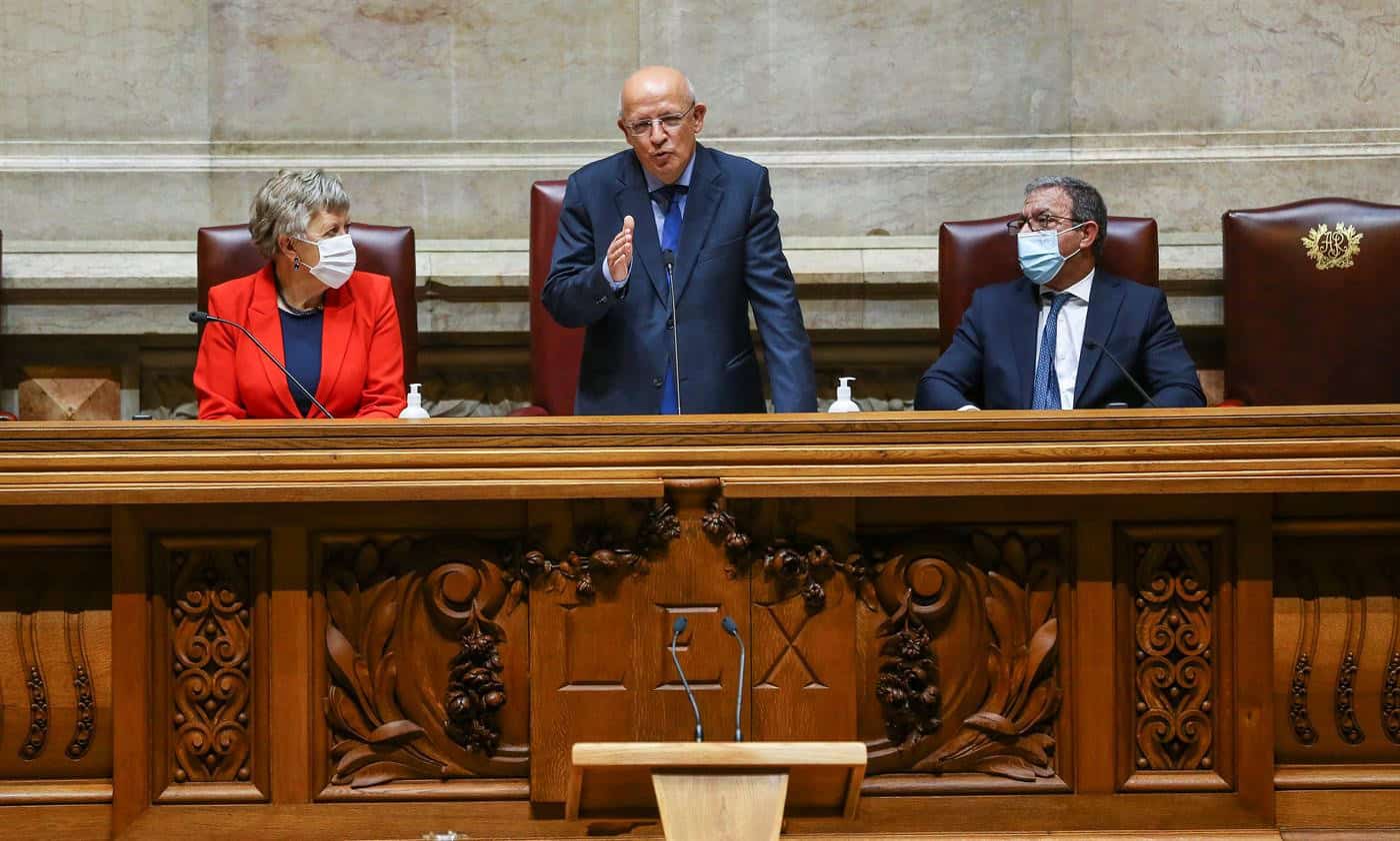 Santos Silva completa 100 dias como presidente do Parlamento