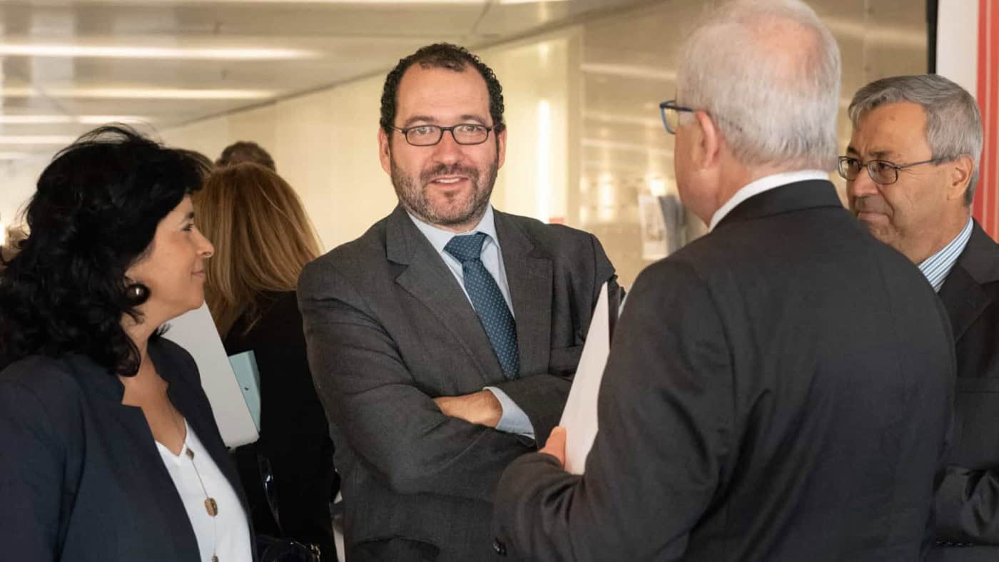 Governo aprova alterações aos concursos para reduzir falta de professores