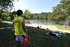 Falta de nadadores-salvadores resolvida este fim-de-semana