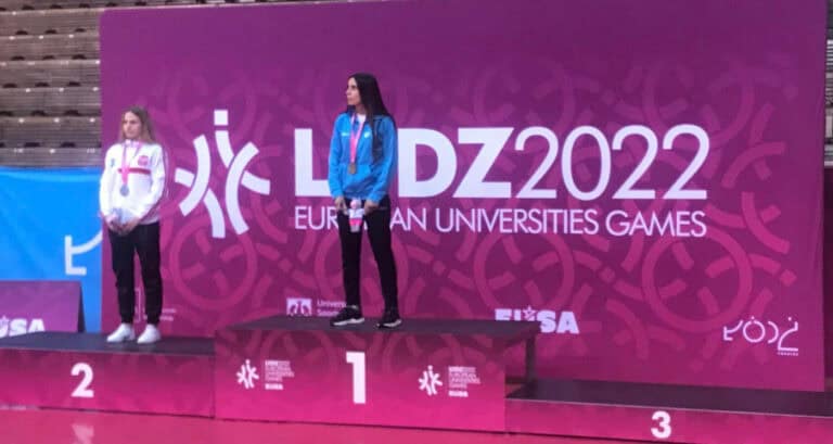 Sofia Oliveira é campeã europeia universitária de kickboxing