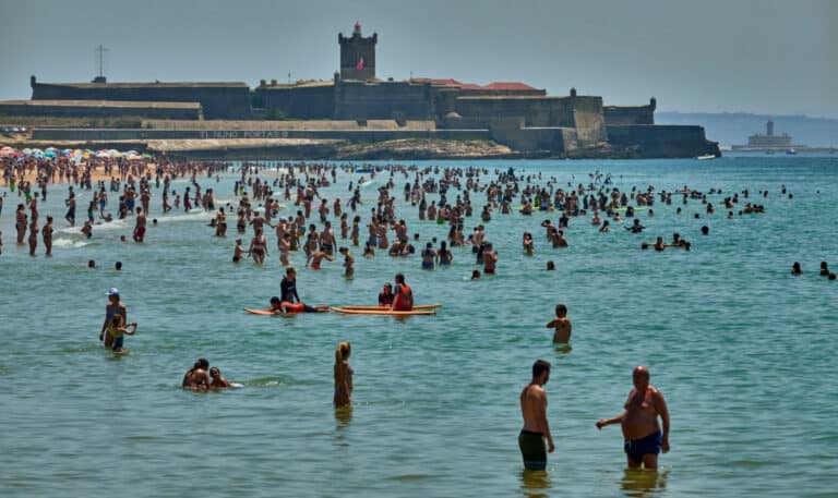 No interior, os termómetros podem chegar aos 39ºC