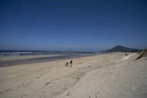 Praia de Moledo interdita a banhos devido à qualidade da água