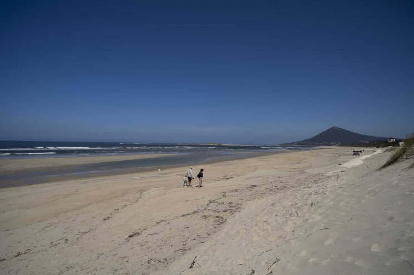 Praia de Moledo interdita a banhos devido à qualidade da água