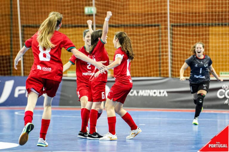 Seleções de Portugal seguem em frente no Mundial Universitário de Futsal