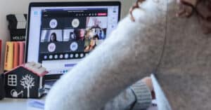 Mais de 1 ME em serviços de conectividade de portáteis não usados