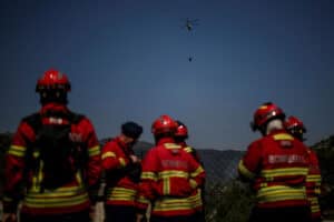 Quatro incêndios ativos preocupam bombeiros
