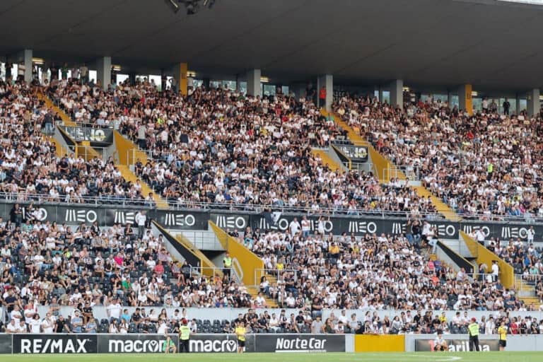 Vitória SC exige retirada de caso de racismo com Marega em livro de filosofia