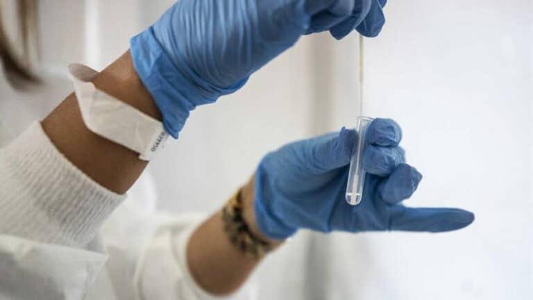 Governo estende até ao final de agosto comparticipação de testes à Covid-19