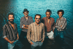 Fogo Fogo aquece 'Máquina de Gelados' com mistura de funaná e rock psicadélico