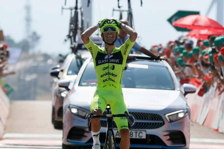 Frederico Figueiredo ganha etapa e rouba amarela a colega de equipa