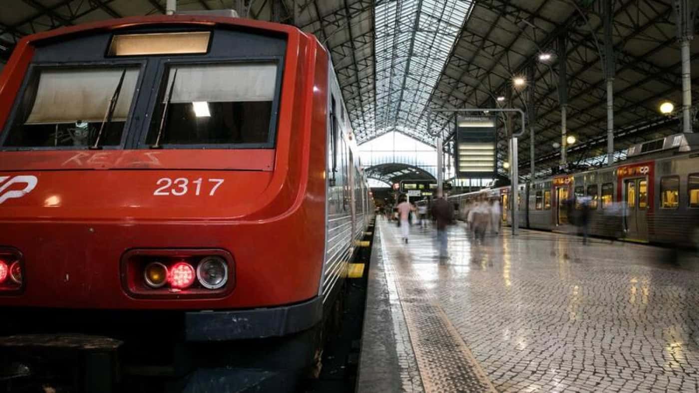 Um comboio suprimido na linha do Sado. Adesão à greve na CP ainda com pouco impacto