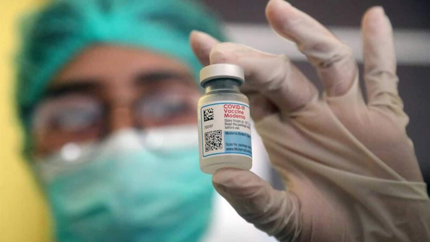 Vacina da Moderna contra a variante Ómicron aprovada no Reino Unido