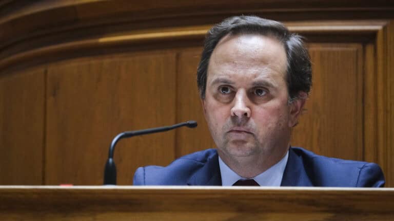 Fernando Medina lamenta a decisão de Sérgio Figueiredo