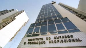 Presidente do IEFP demite-se após polémica sobre acumulação do subsídio de desemprego&nbsp;