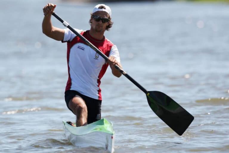 Hélder Silva apura-se para a final de C1 200 metros