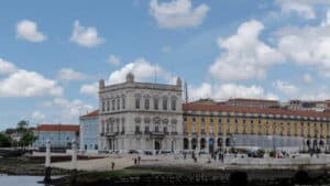 Marinha reforça vigilância na ZEE portuguesa. Travadas duas tentativas de trasfega de combustível&nbsp;