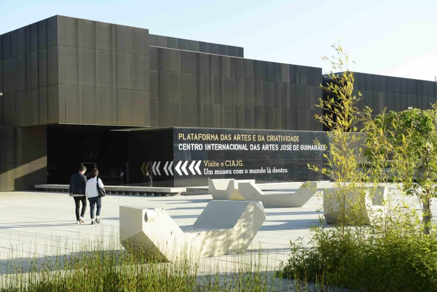 Poetry Slam estreia em Guimarães este sábado