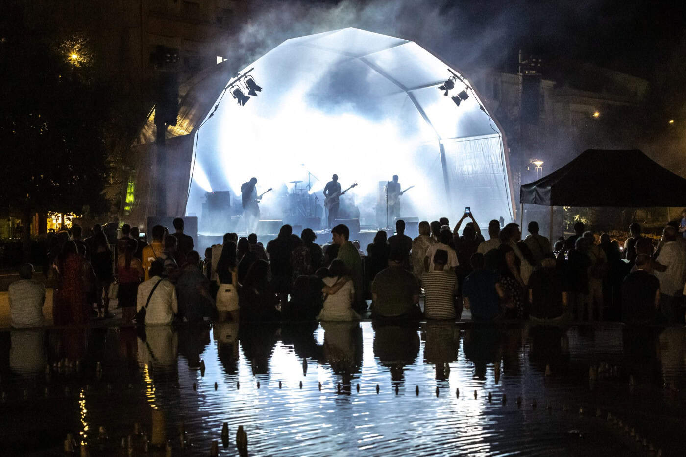 Em média 500 pessoas refrescaram-se ao som do Limonada
