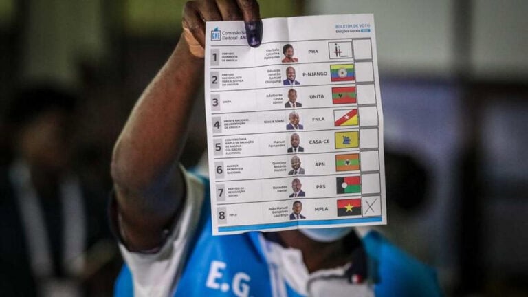 Angola/Eleições:CNE anuncia primeiros resultados, MPLA na frente com 60,65%