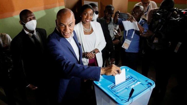 UNITA diz que vai à frente na contagem e contraria dados da CNE&nbsp;