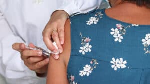 Plano de vacinação contra a covid-19 e gripe é apresentado hoje