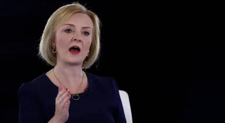 Liz Truss sucede a Boris Johnson no Governo britânico