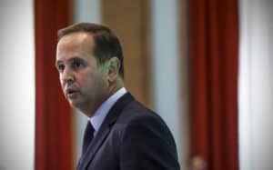 Familias vão poupar 50 euros na fatura da luz e do gás, diz Governo