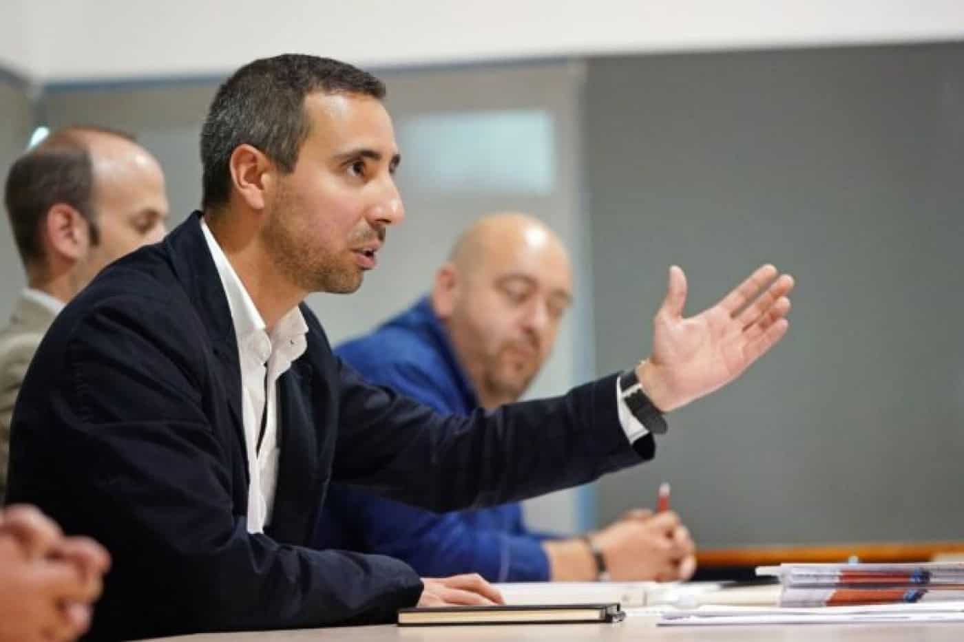 Aumentar parque público habitacional "é importante", mas instrumentos não chegam