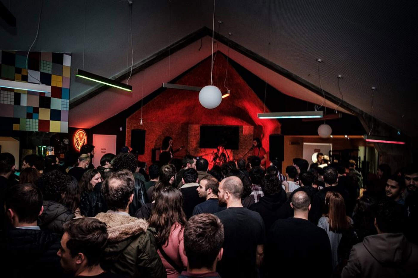 Matéria Urgente abre nova temporada com The Cavemen