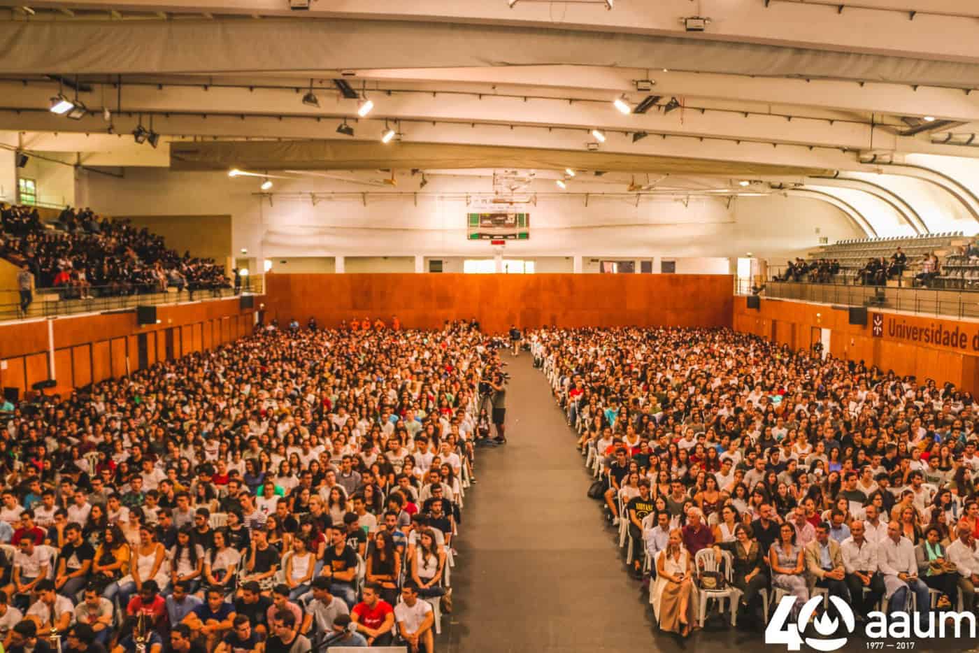 Reitor promete aos novos alunos uma universidade "cosmopolita, diversa e plural”