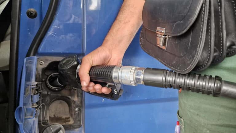 Preço dos combustíveis continua a descer