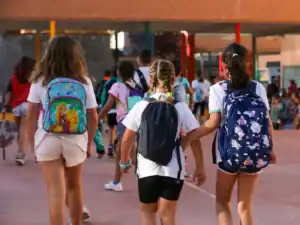 Ano letivo arranca hoje com 60 mil alunos sem pelo menos um professor