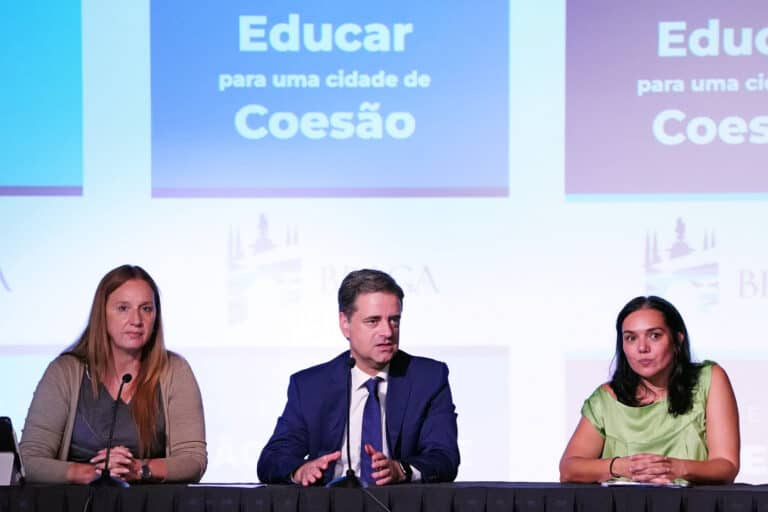 Braga. Novo cartão escolar permite acompanhamento online