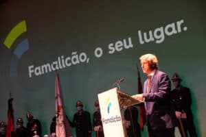 Autarca volta a reagir ao caso da criança obrigada a despir camisola do Benfica