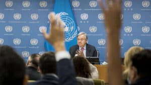 "Ainda estamos longe da paz", diz Guterres após telefonema com Putin