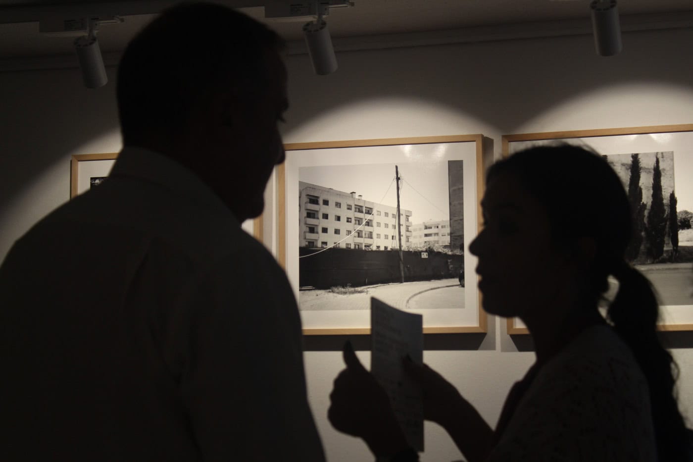 Encontros da Imagem. Exposições inaugurais homenageiam emigrantes e vida noturna de Braga