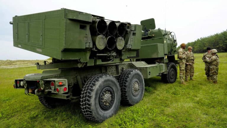 Letónia decreta estado de emergência na fronteira com a Rússia&nbsp;