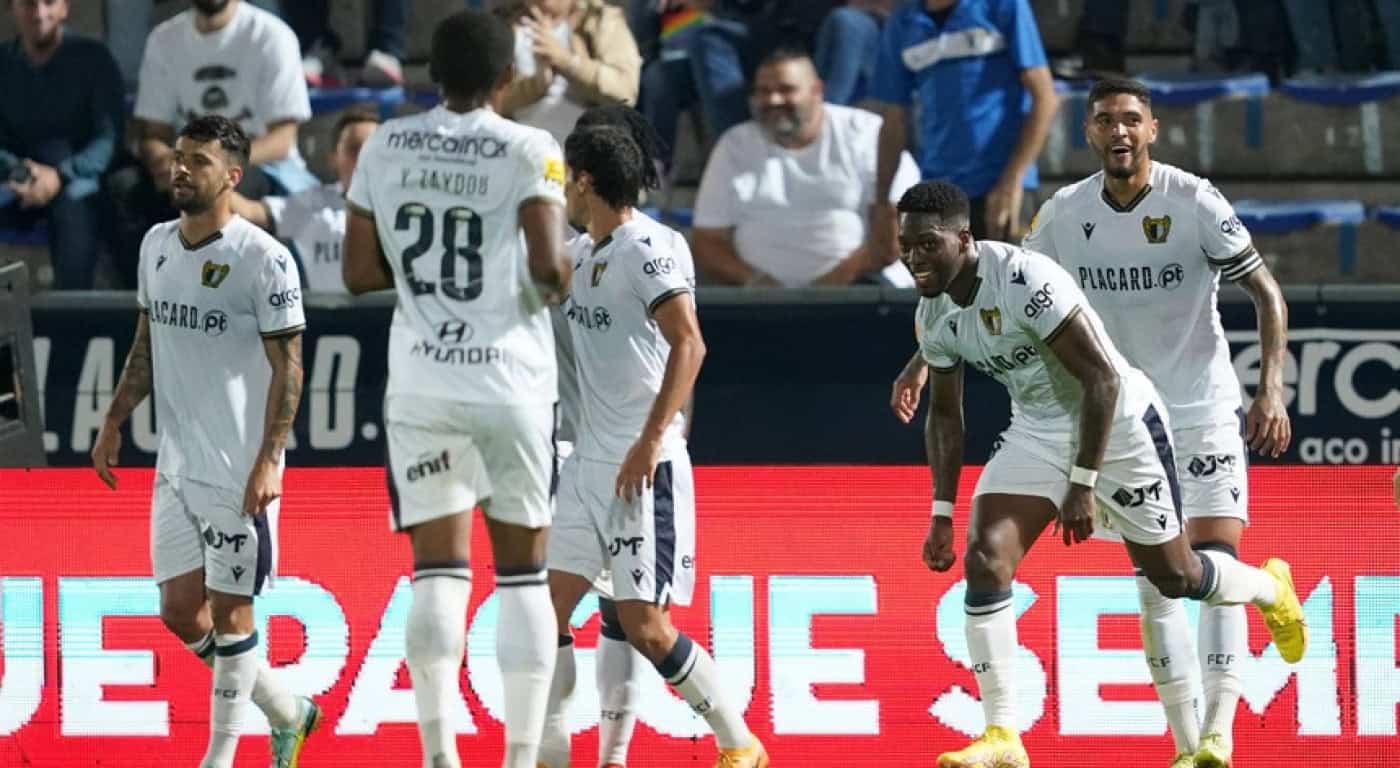 Famalicão goleia Boavista