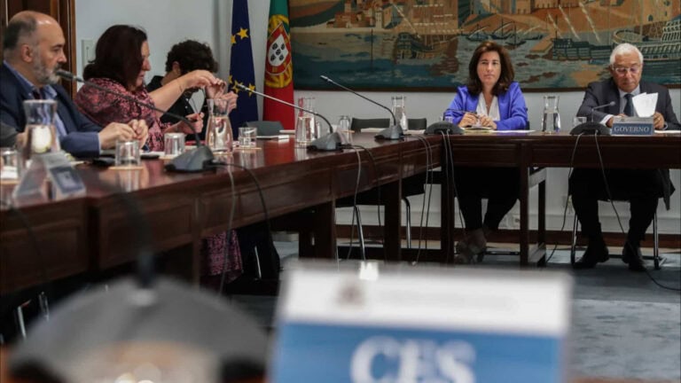 Governo propõe salário mínimo de 760 euros no próximo ano