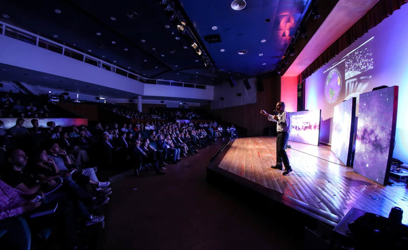 Engenharia Aeroespacial "permitirá formar os cientistas que vão resolver problemas até agora sem resposta"