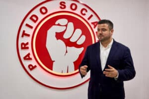 Eduardo Oliveira mantém-se na liderança do PS Famalicão