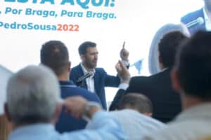 “O primeiro representante do PS na Câmara de Braga tem feito uma oposição frouxa”