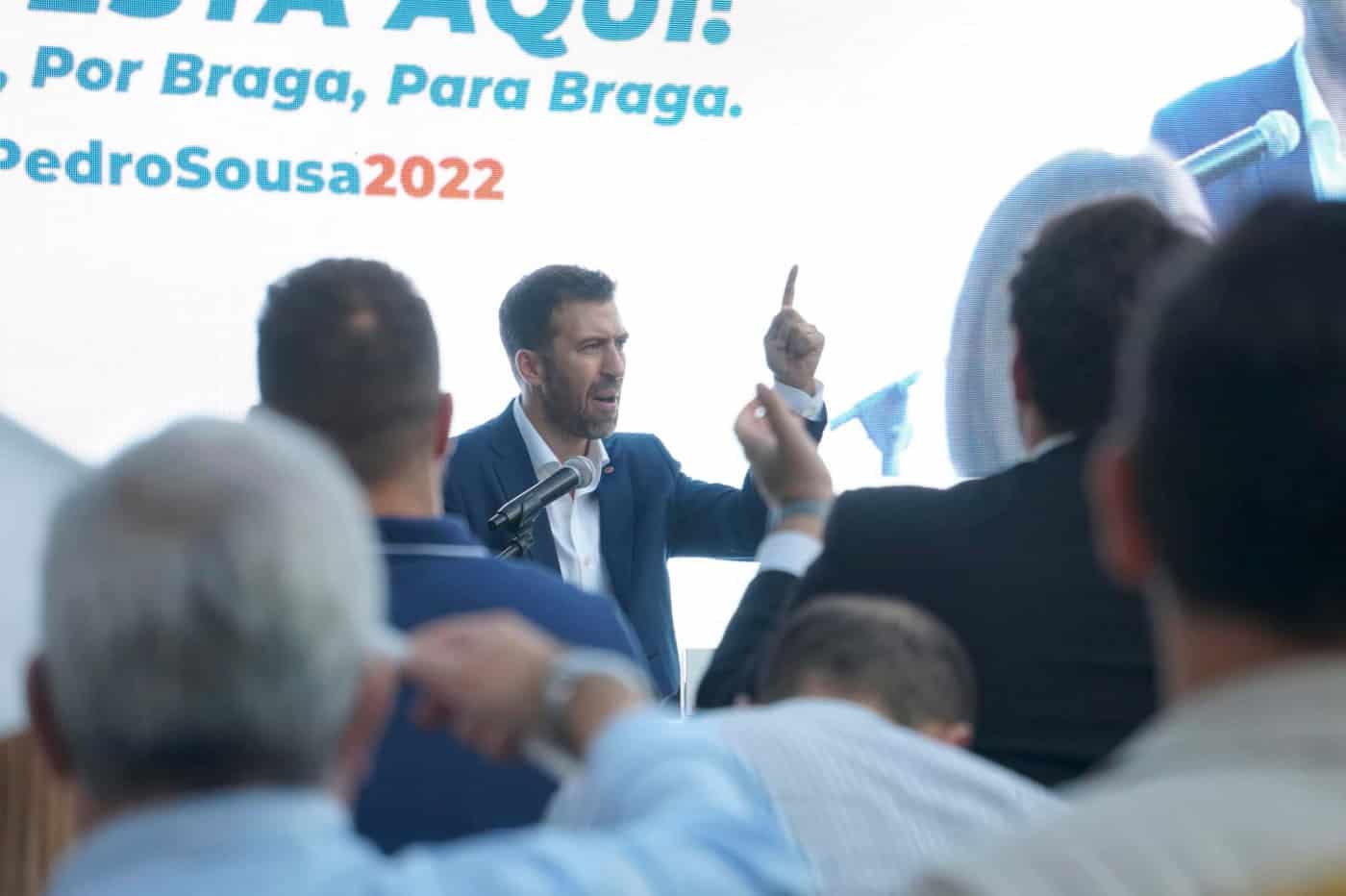 “O primeiro representante do PS na Câmara de Braga tem feito uma oposição frouxa”