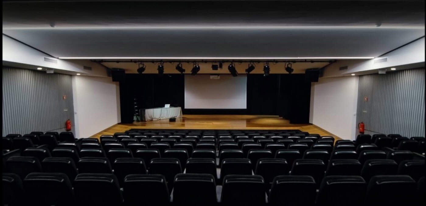 Noite de sessão extraordinária da Assembleia Municipal de Braga