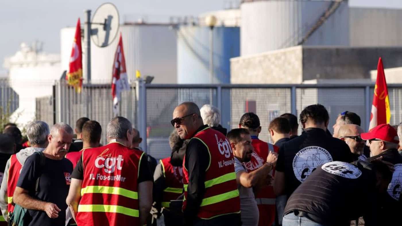 Greve nas refinarias causa caos e escassez de combustível em França&nbsp;
