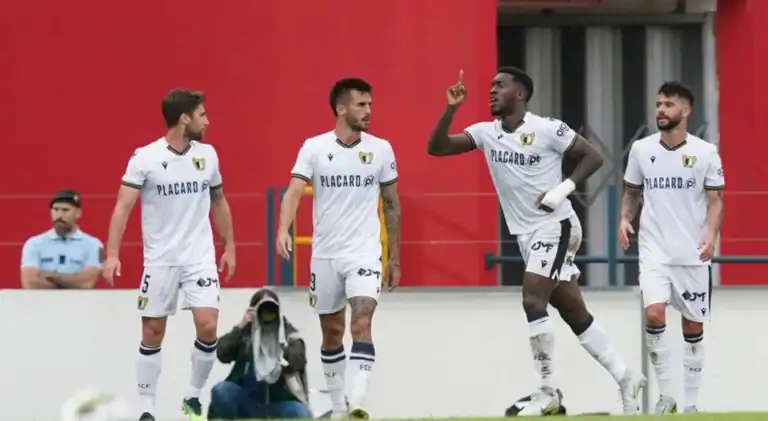 Famalicão elimina Trofense com golo artístico de Puma Rodríguez&nbsp;