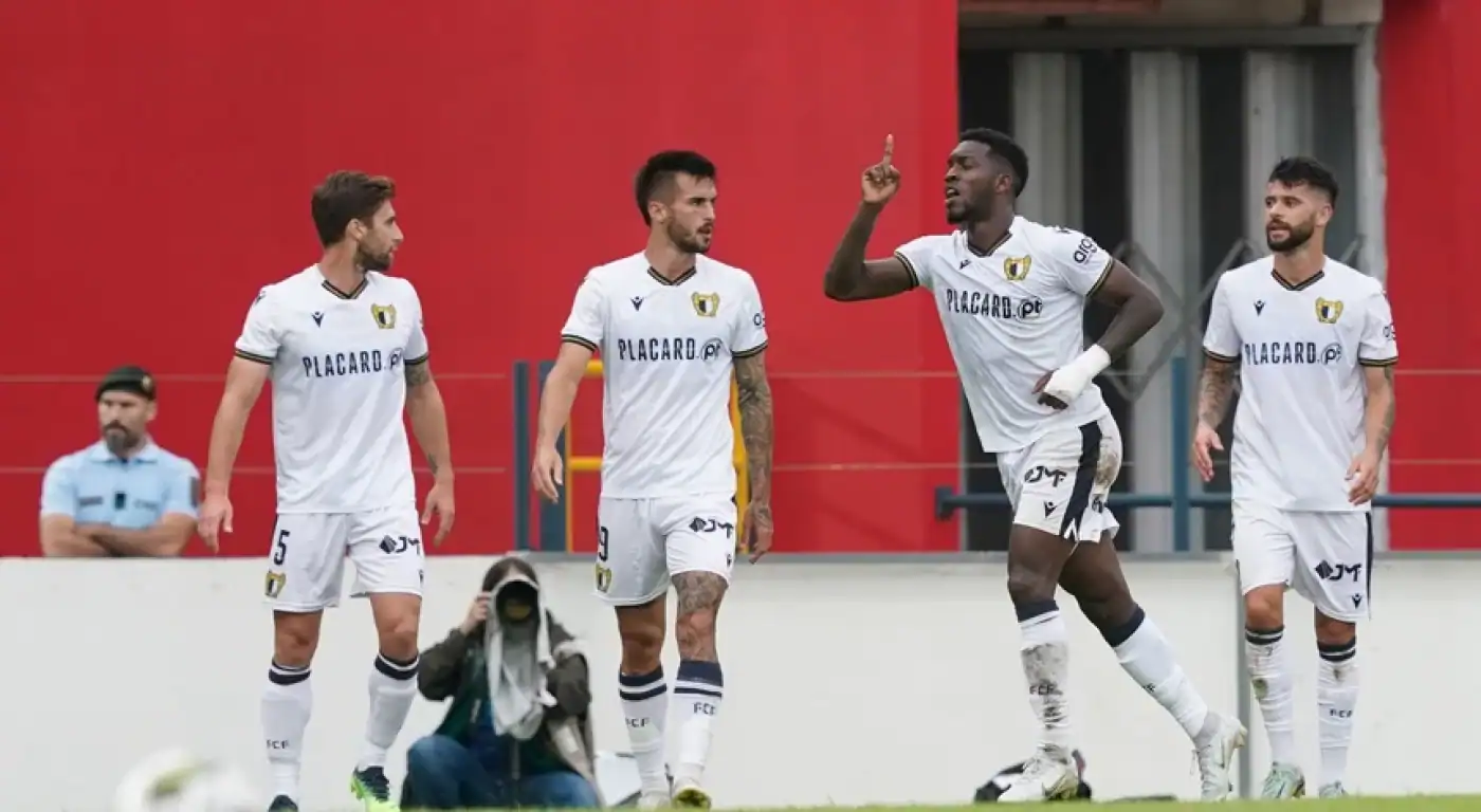 Famalicão elimina Trofense com golo artístico de Puma Rodríguez