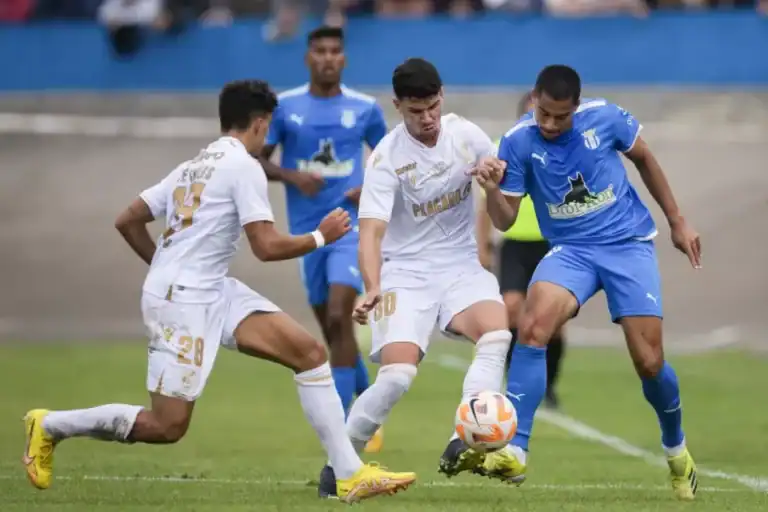 Michael Johnston apura vimaranenses e afasta Canelas 2010 da Taça de Portugal&nbsp;